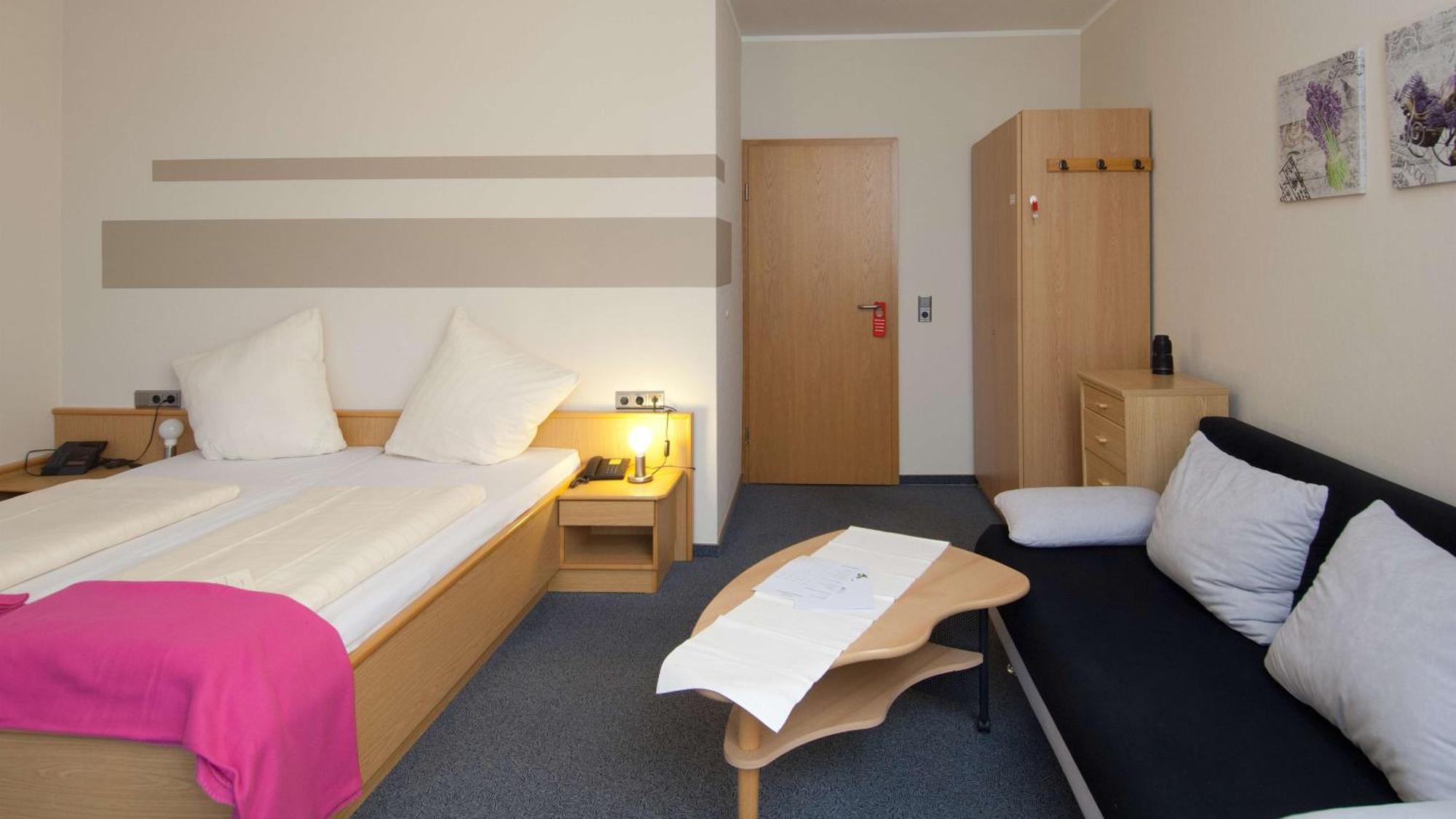 Hotel Garni Am Goetheplatz Bad Munster am Stein-Ebernburg Room photo