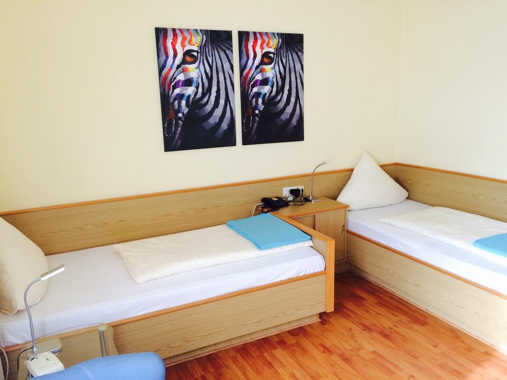 Hotel Garni Am Goetheplatz Bad Munster am Stein-Ebernburg Room photo