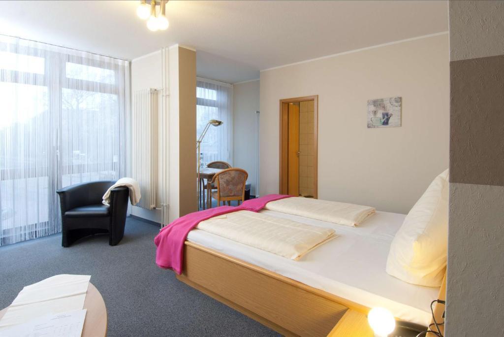 Hotel Garni Am Goetheplatz Bad Munster am Stein-Ebernburg Room photo