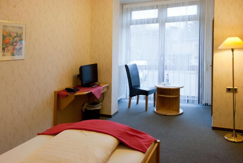 Hotel Garni Am Goetheplatz Bad Munster am Stein-Ebernburg Room photo